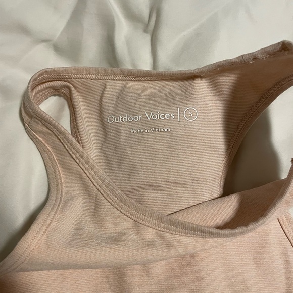 Outdoor voices Athena crop top bra in light pink - Picture 2 of 3